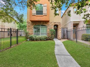 9038 Lakes At 610 Dr, Houston, TX 77054