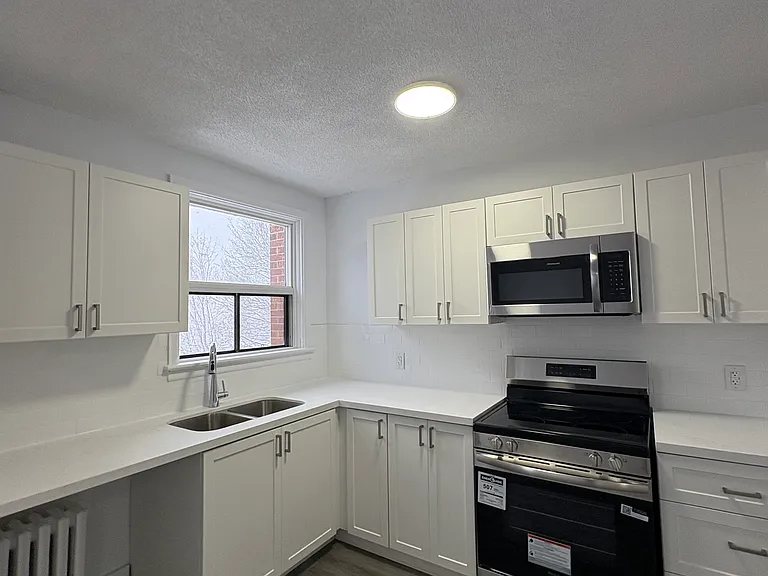 236 Gordon St — Photo 5
