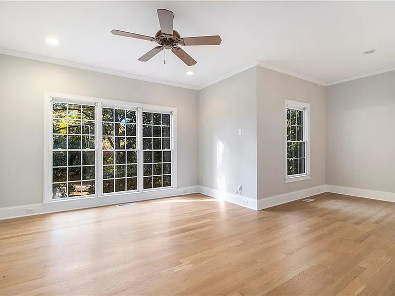 960 Landmark Dr — Photo 14