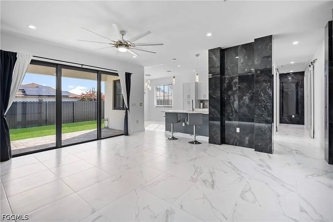 4 bed, 2.0 bath, 1805 sqft, $2,500 — Photo 4