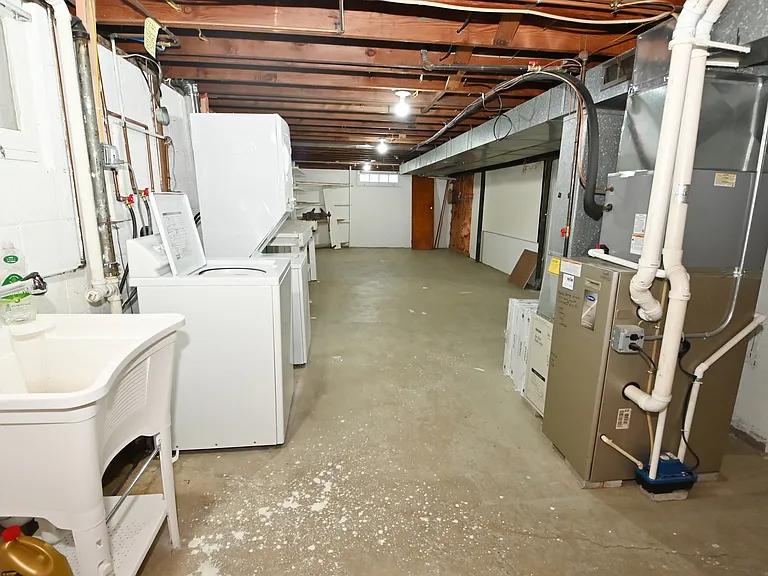 56 West St — Photo 48