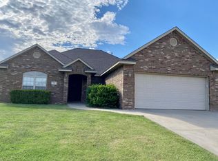 706 Cougar Ln, Enid, OK 73703