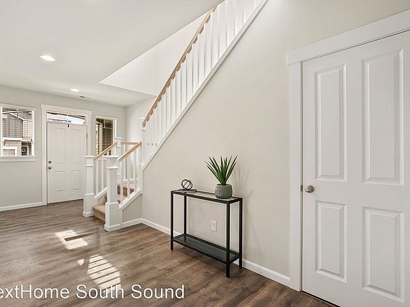 5th image of 2819 Saga Ct NE