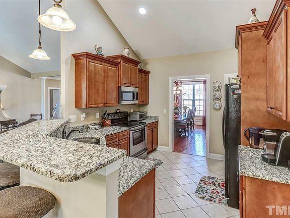 5th image of 250 Homestead Ln