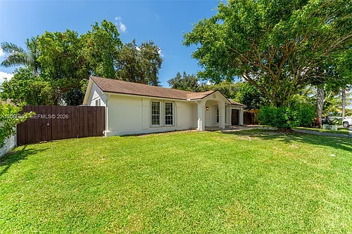 13830 SW 282nd St Photo 1
