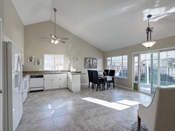 3rd image of 3941 Lux Ct