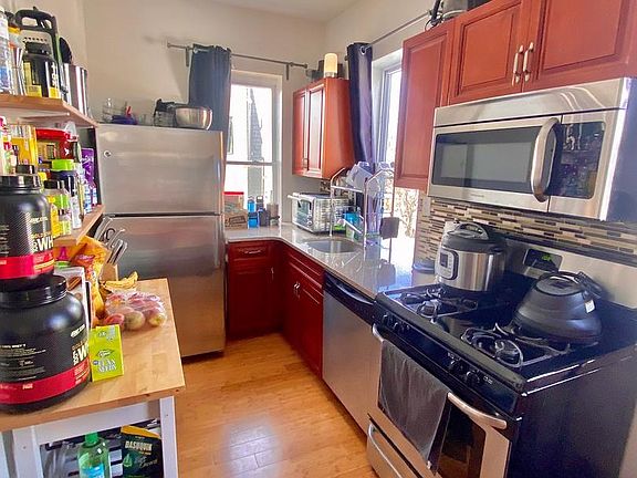 5th image of 2452 Frankford Ave APT 3