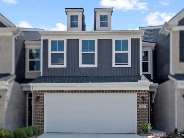 1469 Superior Dr, Milford, MI 48381