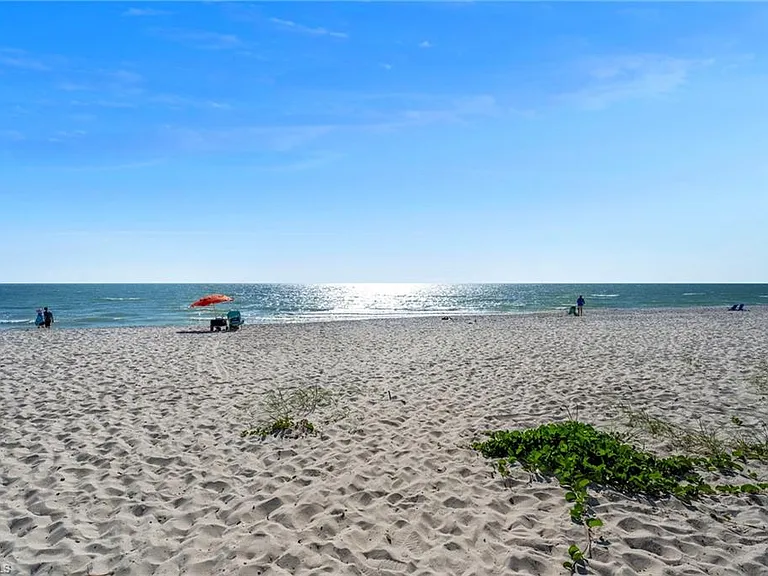 1950 Gulf Shore Blvd N #113 — Photo 3