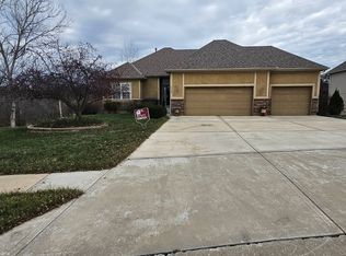 2106 SE Hemlock Rd, Blue Springs, MO 64014