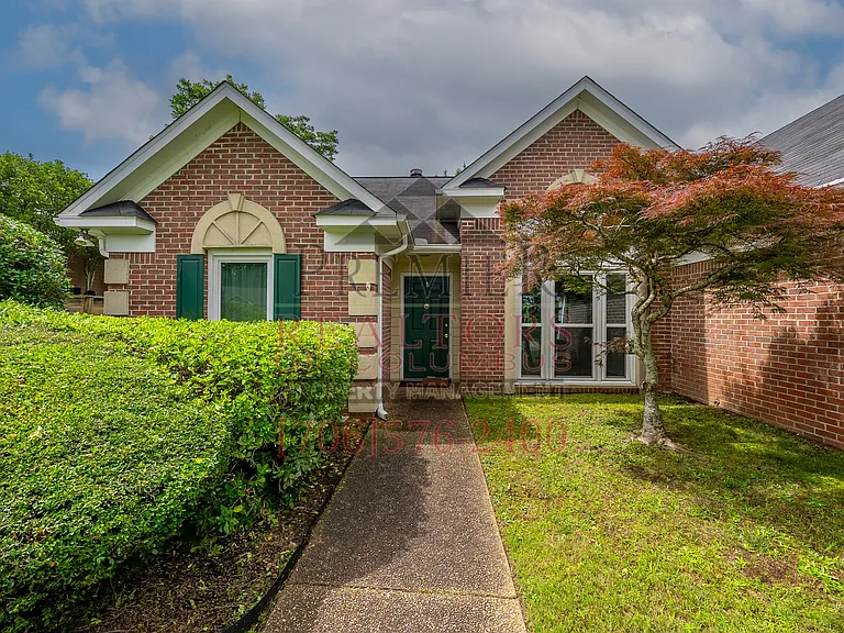 2250 Rock Springs Ct — Photo 3