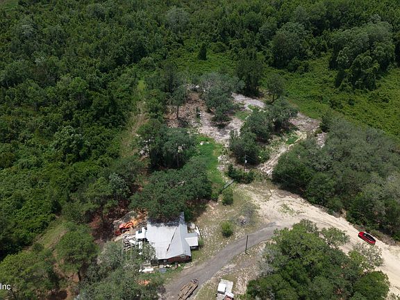 3rd image of 113 SPRUCE Court