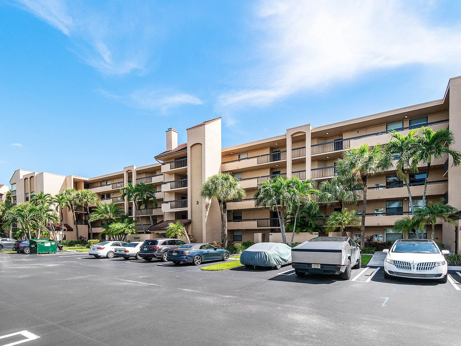 1 bed, 1.0 bath, 758 sqft, $1,975 — Photo 1