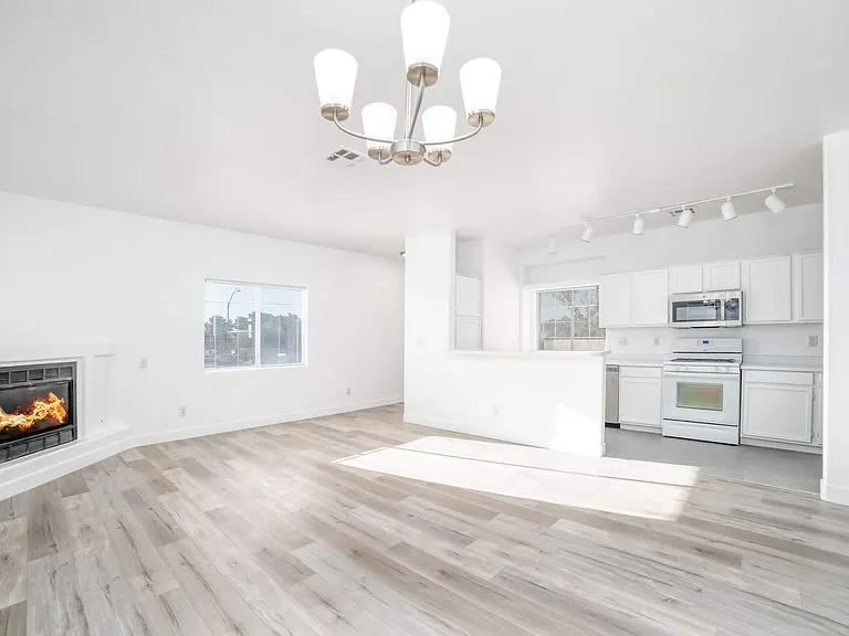 5112 Jordan Frey St #203 — Photo 4