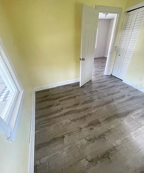 102 W Elm St — Photo 32