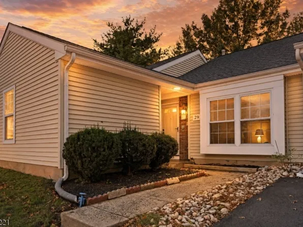 29 Avebury Pl, Franklin Twp., NJ 08873