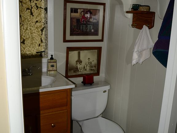 1/2 bath off living room