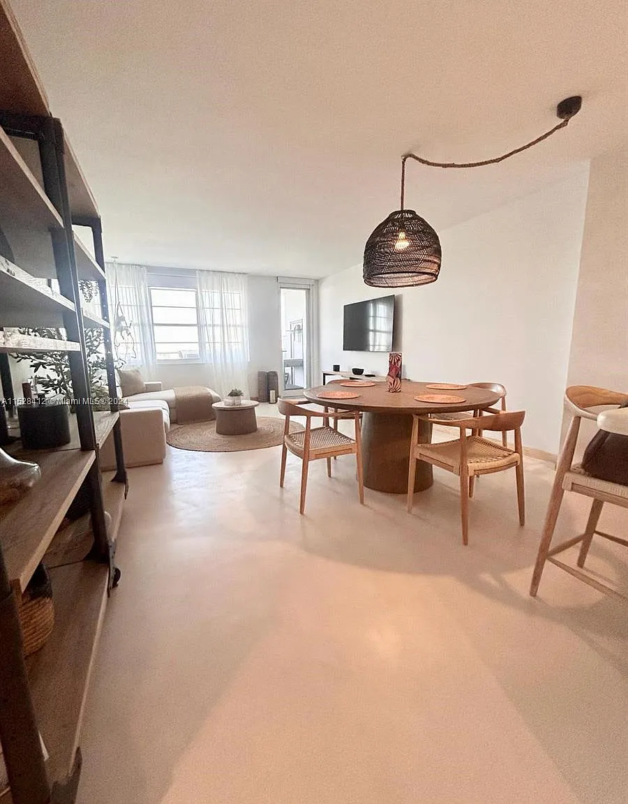 The Decoplage Condo — Photo 2