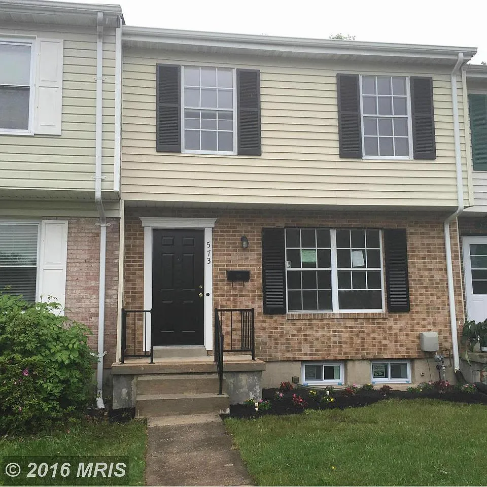 573 Jamestown Ct photo 1