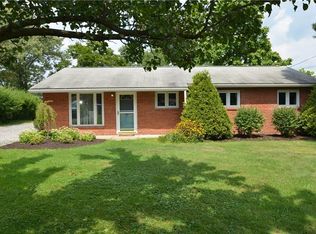 110 Queenswood Dr, Cranberry Township, PA 16066