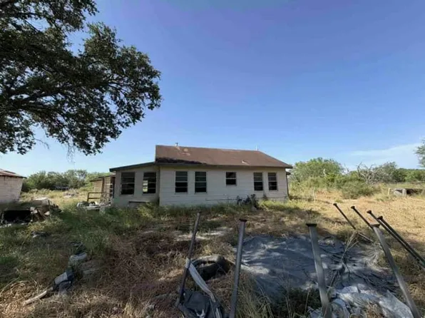 602 W Avenue I #1/2, Kingsville, TX 78363