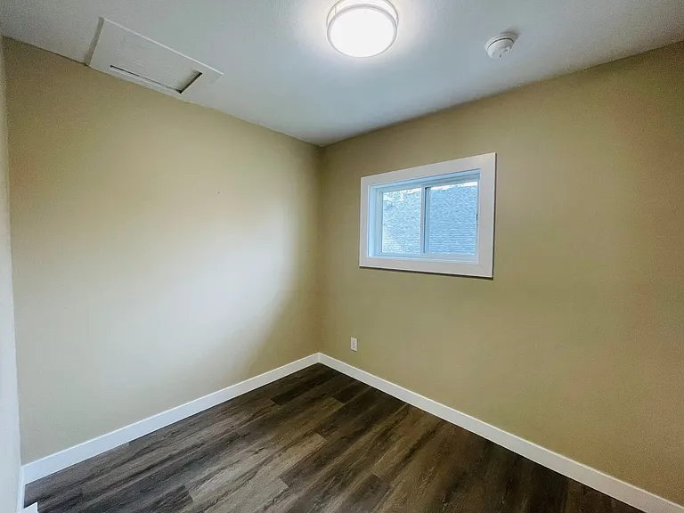 3630 1/2 Lombard Ave — Photo 4