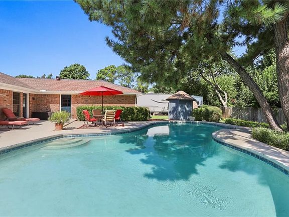3rd image of 125 Village Estates Dr