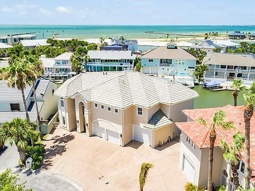 4th image of 10 Kingfisher Ln
