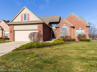 36100 Fairway Dr #91, Livonia, MI 48152