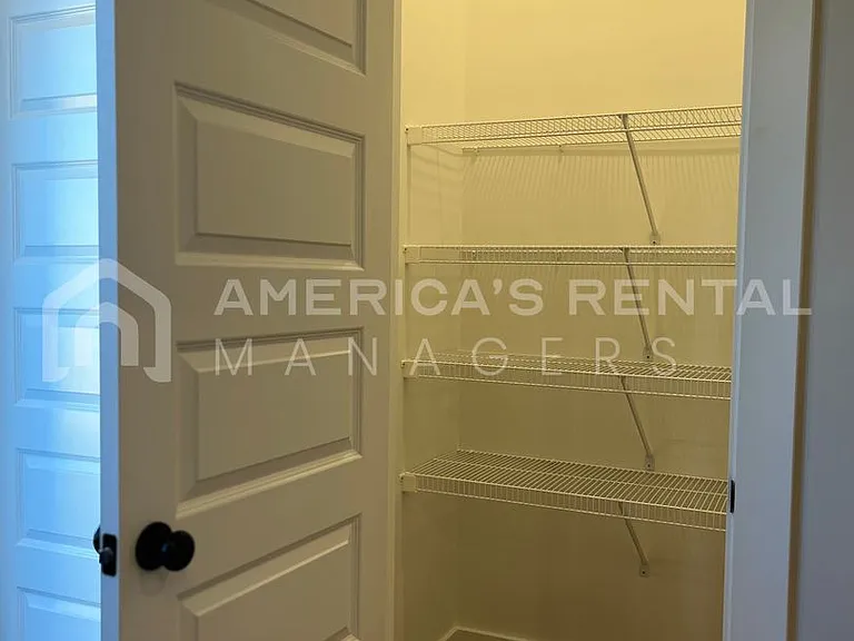 4826 Silas Ave — Photo 11