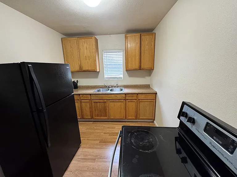 507 W Estes Ave #7 — Photo 6