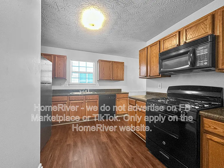 417 Kirkland Dr — Photo 9
