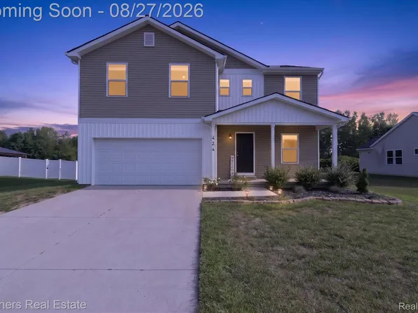 424 Saddlebrook Dr, Linden, MI 48451