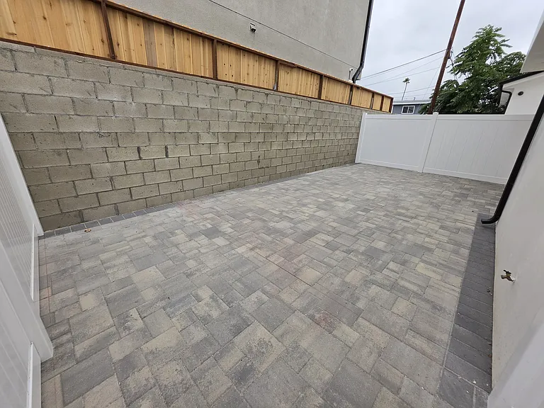 6746 Ben Ave — Photo 22
