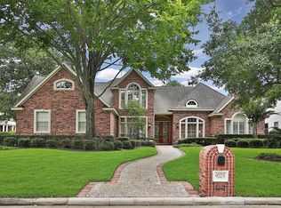 9703 Champions Cove Dr, Spring, TX 77379