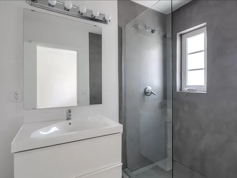 450 NE 62nd St — Photo 7