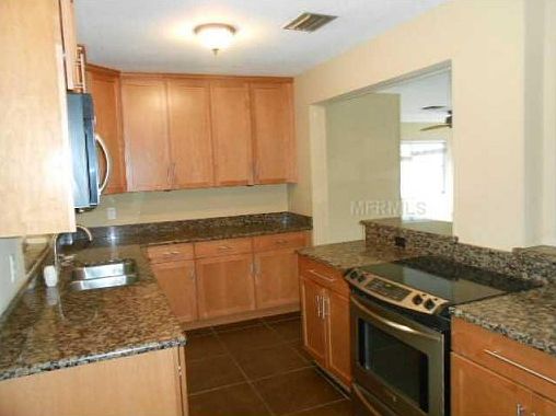 5th image of 3041 Cleveland Heights Blvd