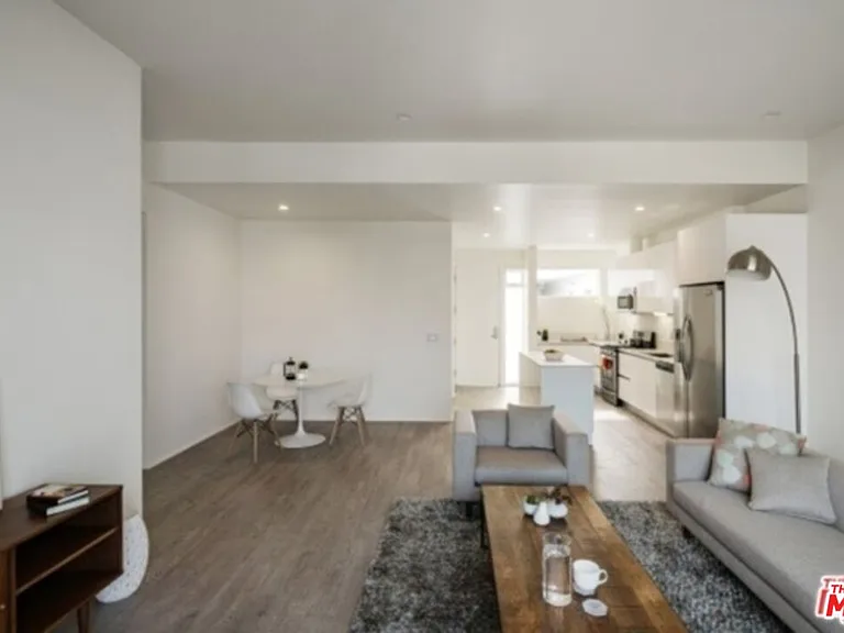 1038 S Mariposa Ave #507 — Photo 4