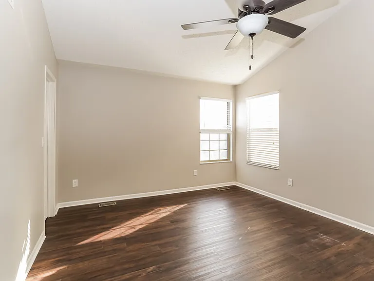 561 Quail Hollow Dr S — Photo 11