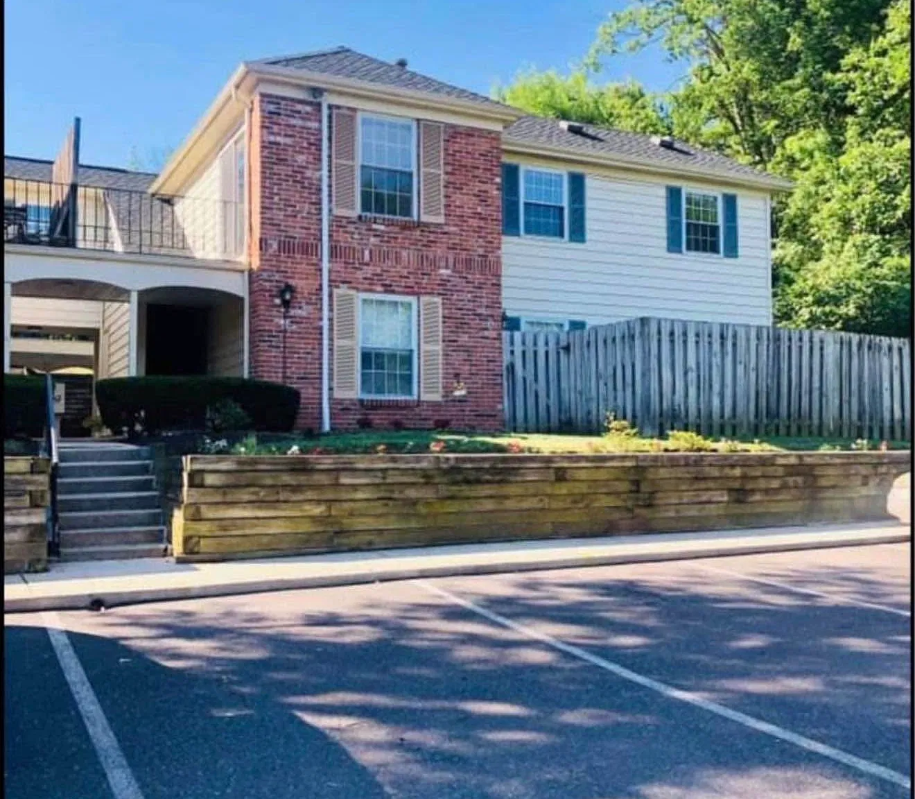 2 bed, 1.5 bath, 1060 sqft, $1,950 — Photo 1
