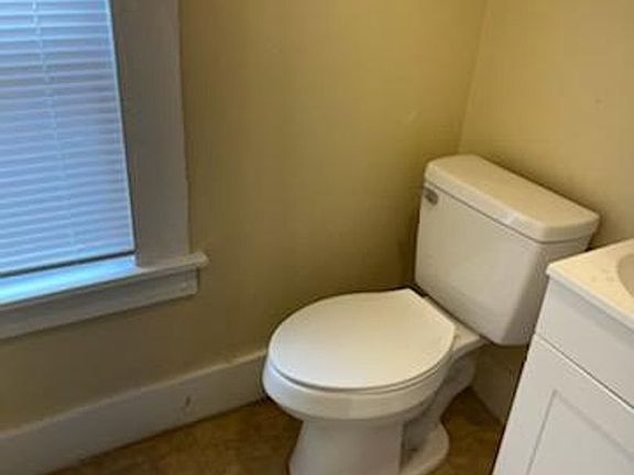3rd image of 1282 Vinton Ave #4