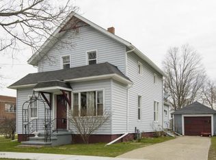 717 Oak St, Three Rivers, MI 49093