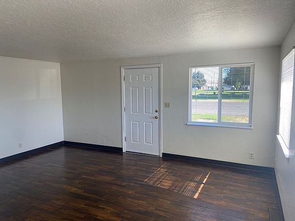 4th image of 302 W Court St #302