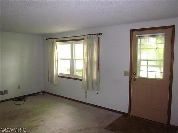 5th image of 3706 E Shore Dr