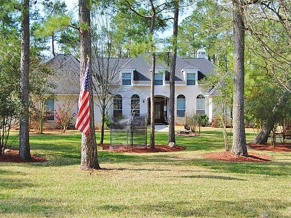 You WIll Be Impressed At Every Glance Of This Eye Catching Home !!!! These Sellers Have Been Meticulously Maintained It & Truly Paid Attention To Details !!!! Enjoy luxury living in the Country