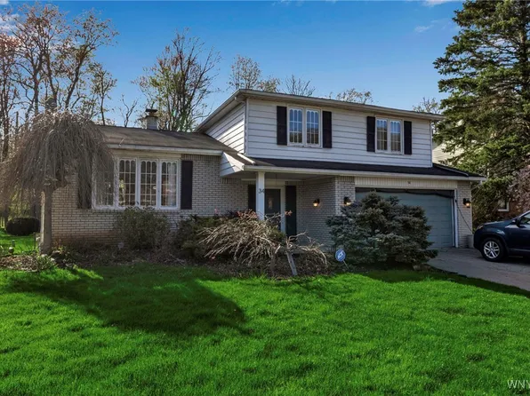 34 Old Farm Rd, Depew, NY 14043