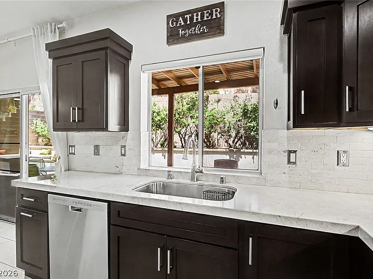 2025 Shining Feather Ln — Photo 25