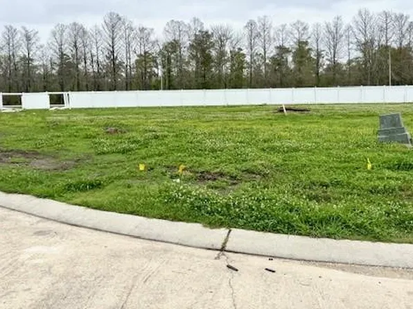 4404 Park Shore Dr, Marrero, LA 70072