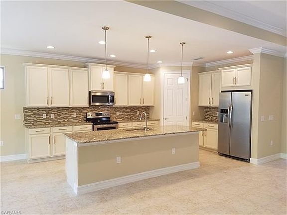 3rd image of 8704 Westwood Oaks Pl