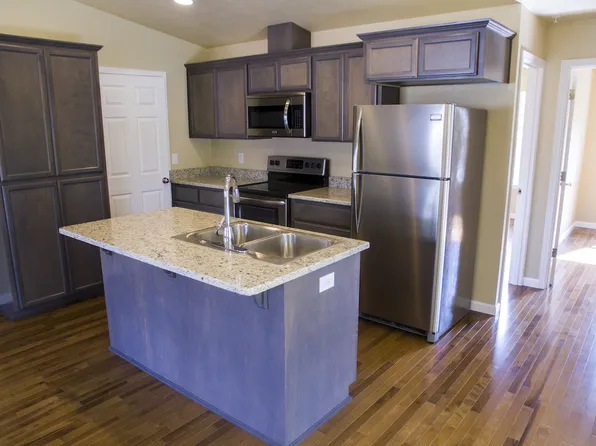 950 N 5th St #B, Jacksonville, OR 97530